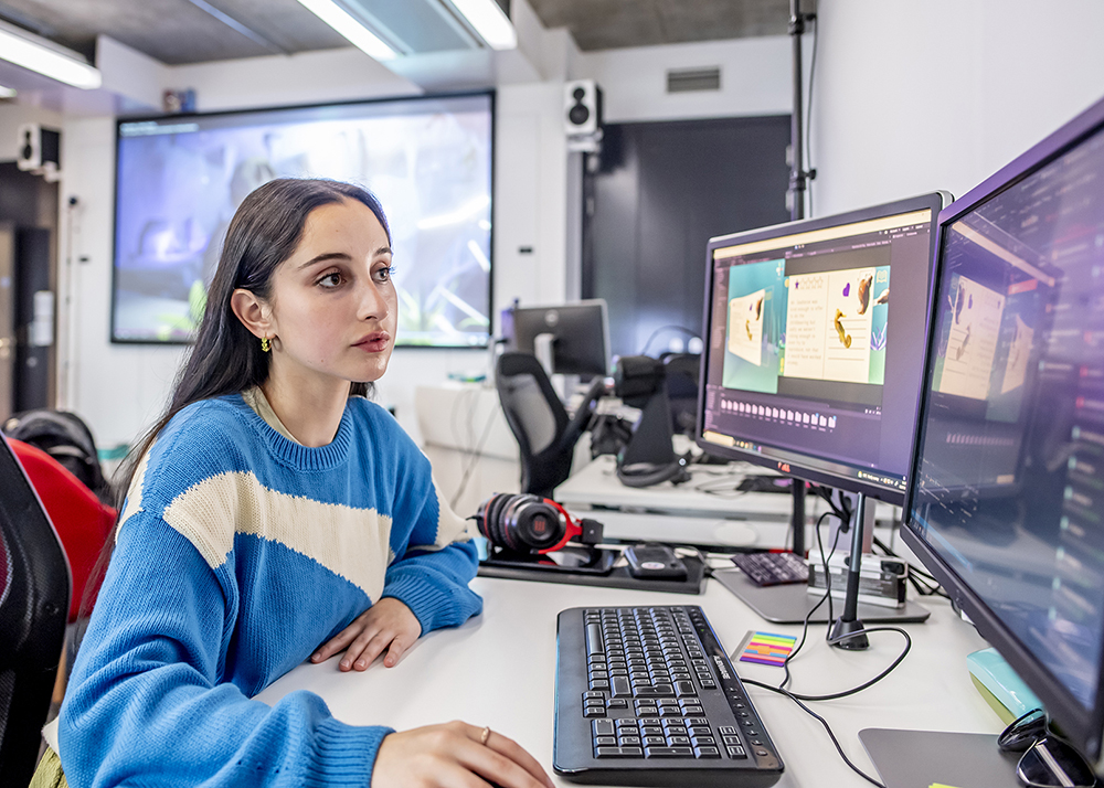 Julia Spinola in the games lab